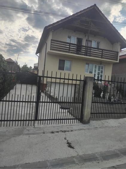 Casă cu Teren 567 Mp în Sălătrucel