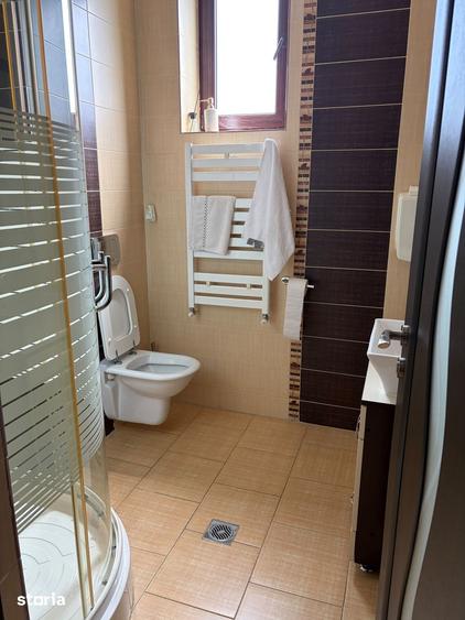 Casă cu 5 camere cu Teren 1500 Mp în Rahova