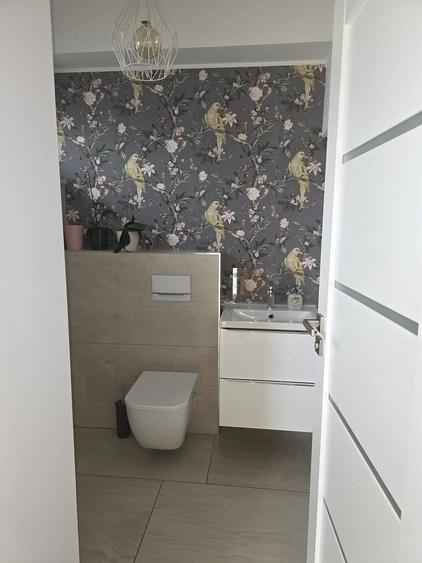 Casă cu 5 camere cu Teren 150 Mp în Subcetate