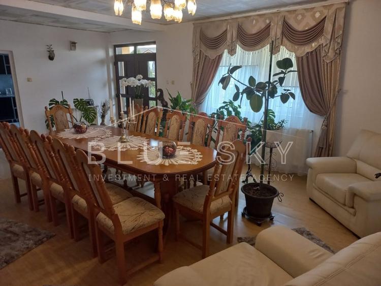 Casă individuală cu 8 camere cu Canalizare în Eforie Sud