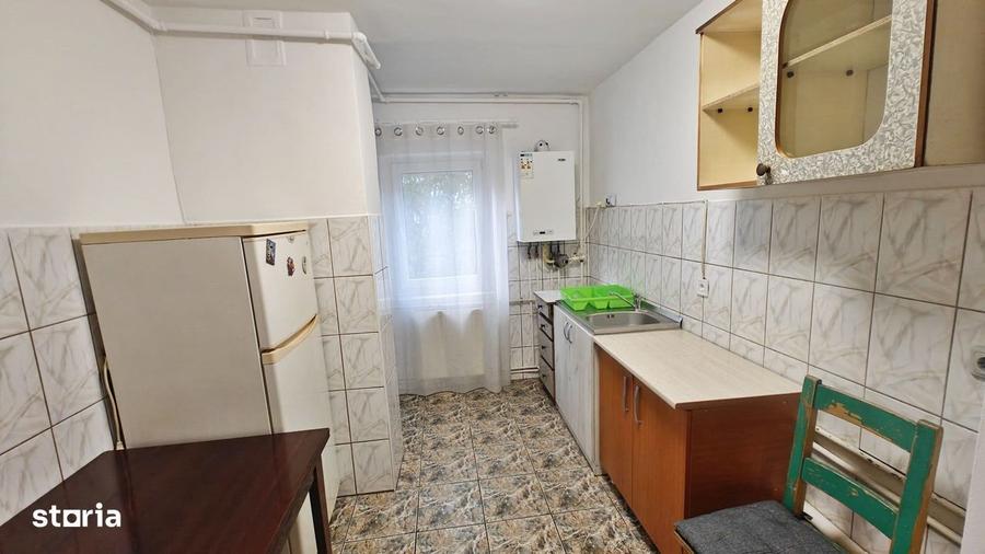 Apartament cu 3 camere semidecomandat în Grigorescu