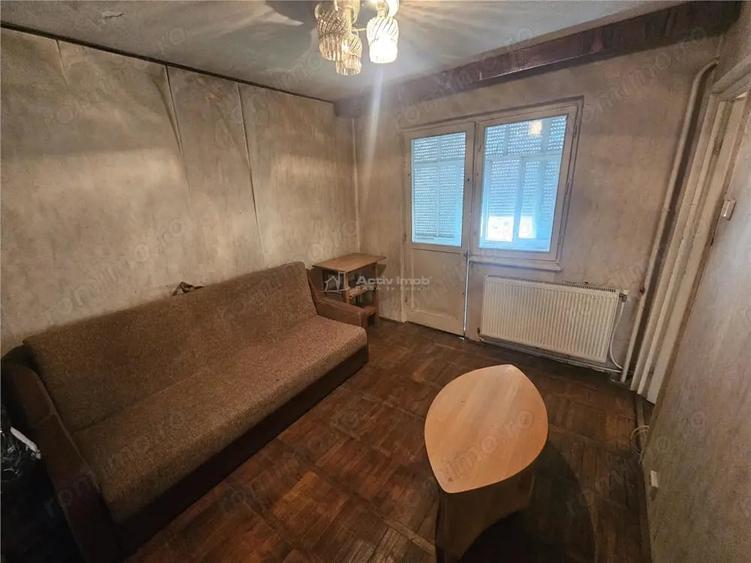 Apartament cu 2 camere nedecomandat, mobilat în Micro II