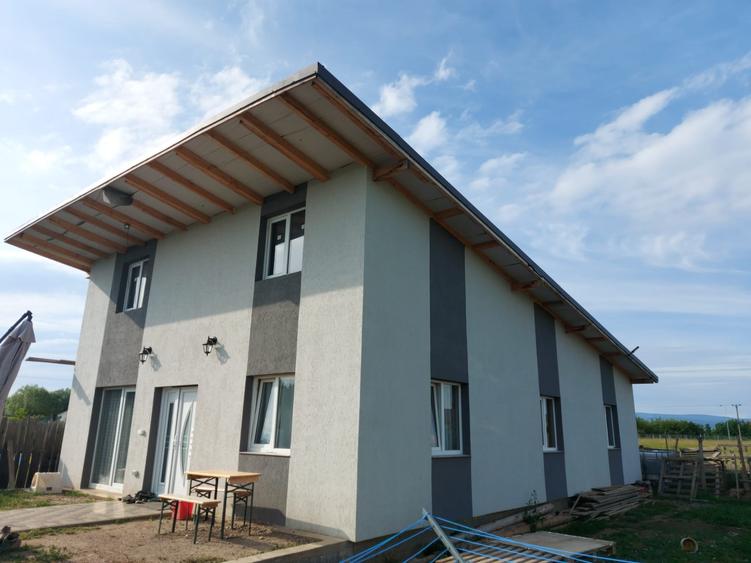 Casă individuală cu 4 camere cu Teren 640 Mp în Bod