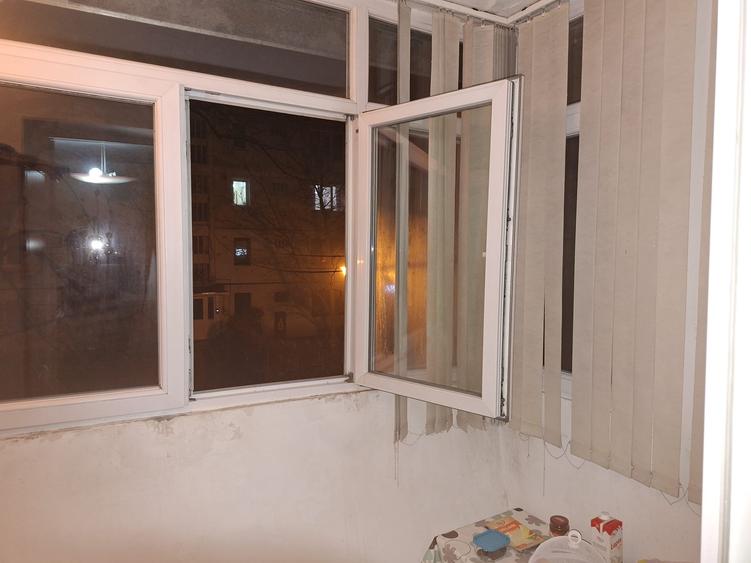 Apartament cu 3 camere semidecomandat în Tudor Vladimirescu
