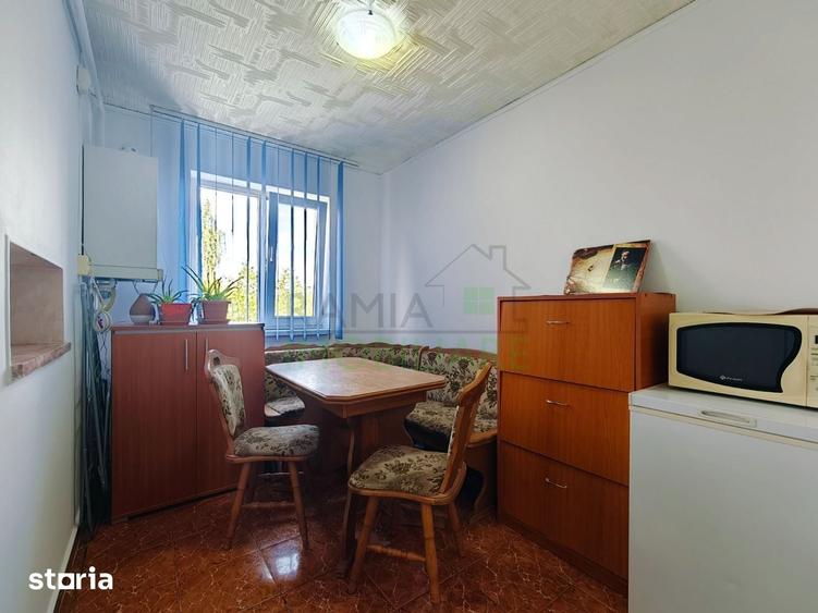 Apartament cu 3 camere în Florilor
