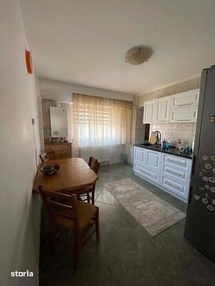 Inchiriez apartament 3 camere, 77 mp, zona ultracentrala - 1