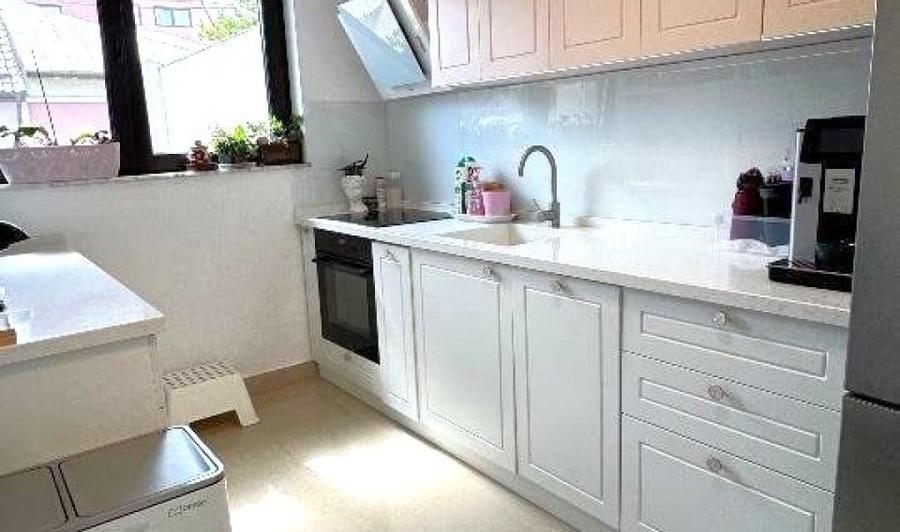 Casă cu 5 camere cu Teren 140 Mp în Domenii
