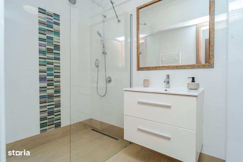Apartament cu 4 camere semidecomandat în Central