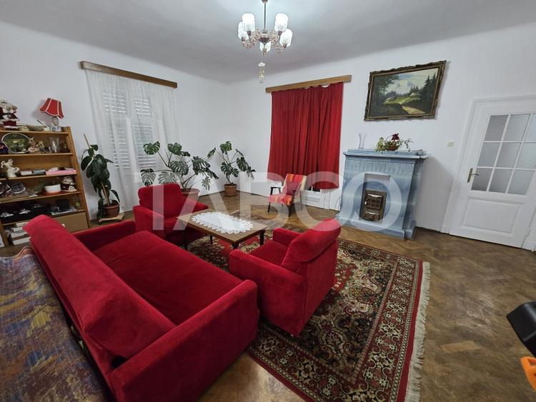 Apartament cu 4 camere decomandat, mobilat în Orașul de Jos