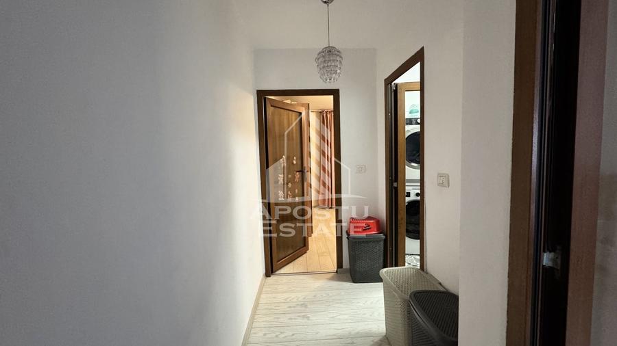 Apartament cu 3 camere semidecomandat, mobilat în Steaua