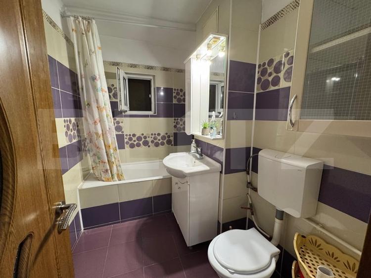 Apartament cu 3 camere decomandat, mobilat în Craiovița Nouă