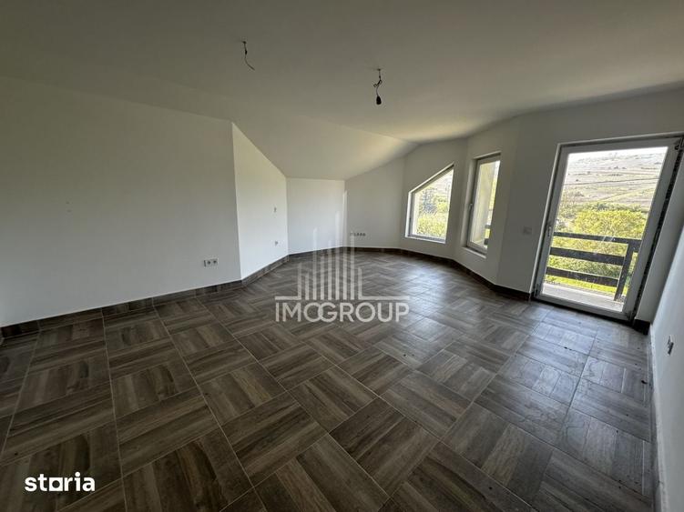 Casă cu 4 camere cu Teren 1523 Mp în Apahida