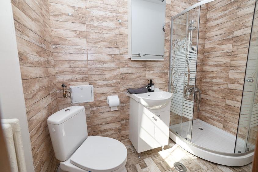 Apartament cu 2 camere semidecomandat, mobilat în Universitate
