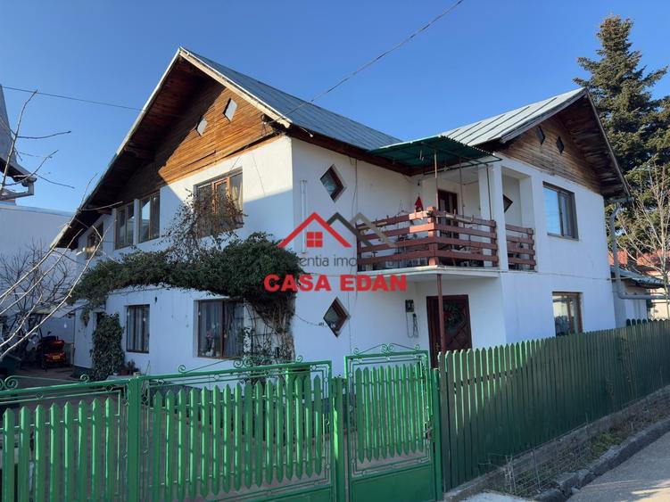 Casă individuală cu 7 camere cu Teren 257 Mp în Câmpina