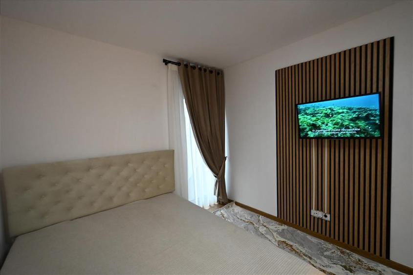 Apartament cu 3 camere decomandat, mobilat în Ultracentral