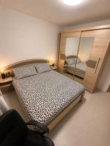 Apartament cu 3 camere decomandat în Exterior Vest