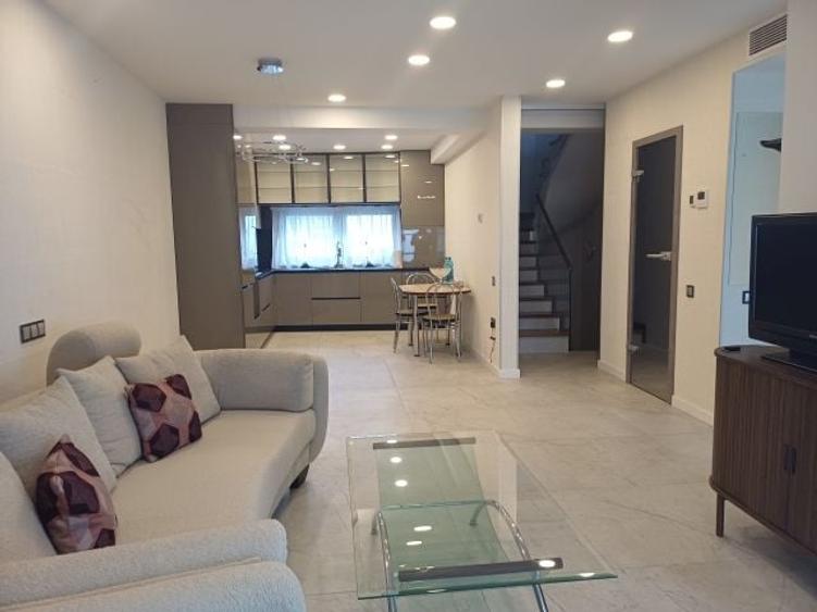 Casă individuală cu 6 camere cu Teren 230 Mp în Terezian