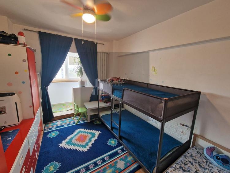 Apartament cu 4 camere semidecomandat în P-ța Reșița