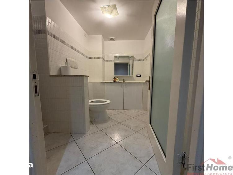 Apartament cu 4 camere decomandat în Est