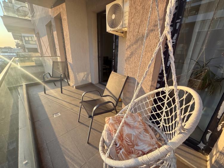 Apartament cu 2 camere decomandat, mobilat în Uverturii