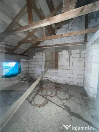 Casă cu 4 camere cu Teren 500 Mp în Central