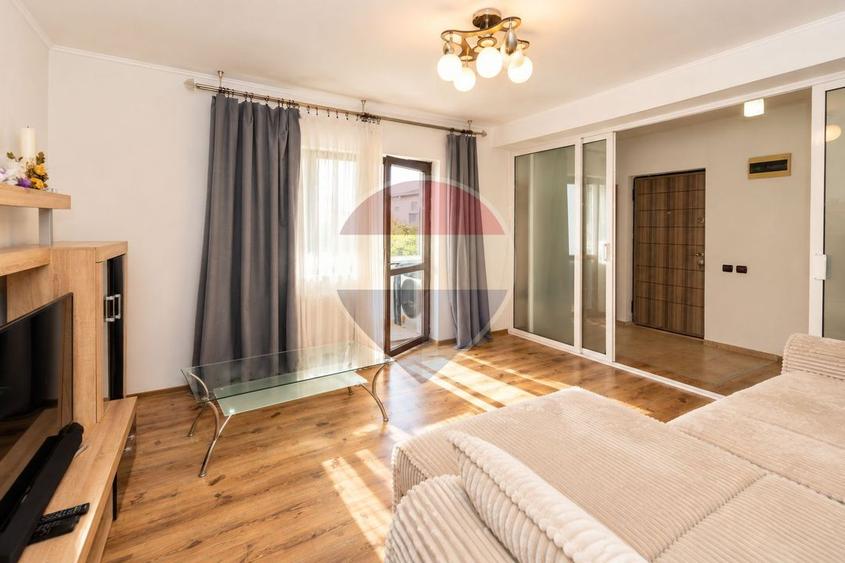Apartament cu 2 camere decomandat, mobilat în Est