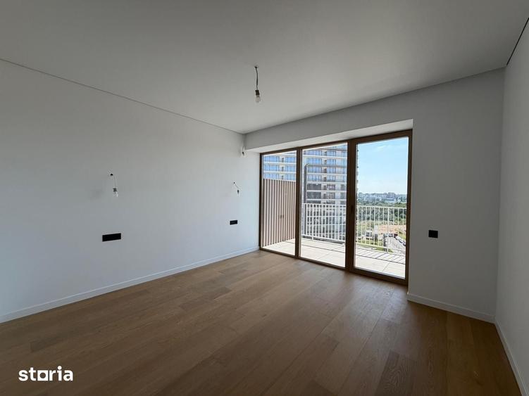 Apartament cu 4 camere decomandat în Pipera