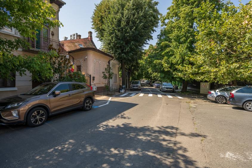 Apartament cu 3 camere semidecomandat în Pache Protopopescu