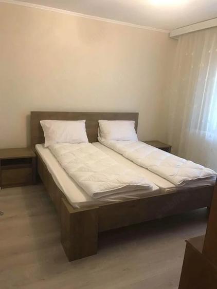 Apartament cu 3 camere decomandat în Podgoria