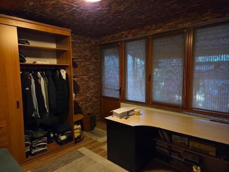 Apartament cu 3 camere nedecomandat, mobilat în Central