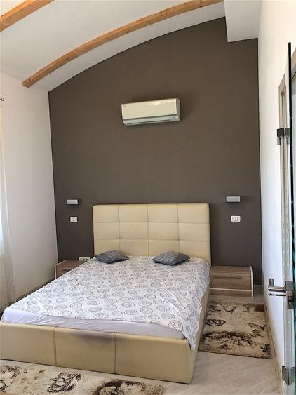 Apartament cu 5 camere decomandat în Aradului