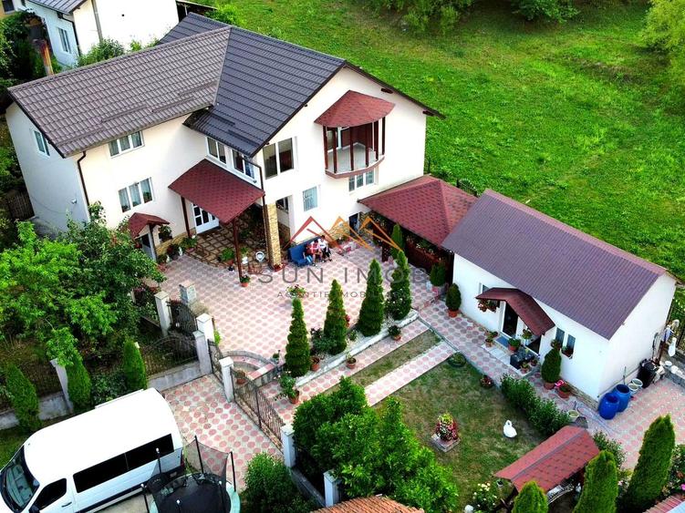 Casă individuală cu 6 camere cu Canalizare în Valea Lungă
