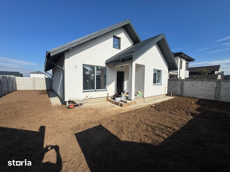Casă cu 3 camere cu Teren 300 Mp în Central