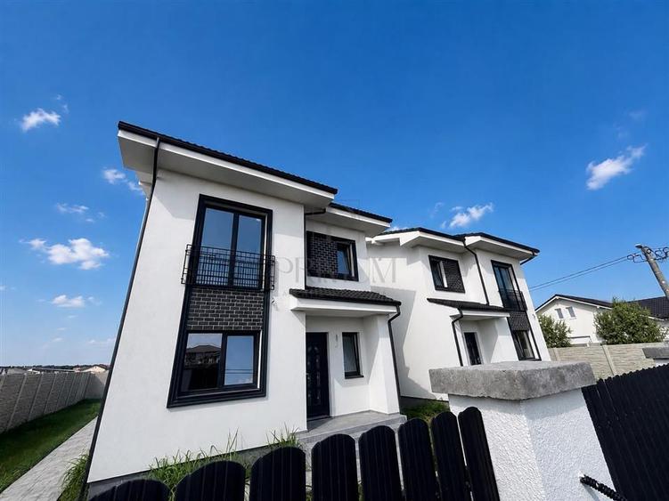 Duplex cu 4 camere cu Canalizare în Moșnița Nouă