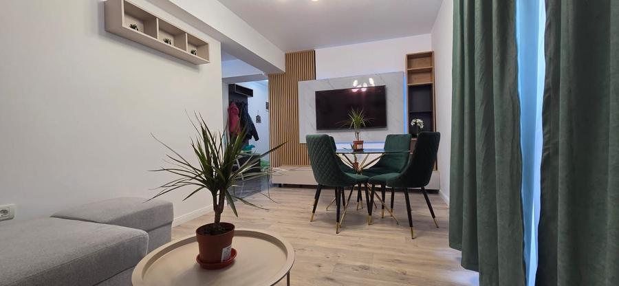 Apartament cu 2 camere decomandat în Titan