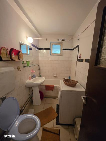 Apartament cu 3 camere semidecomandat în Dristor