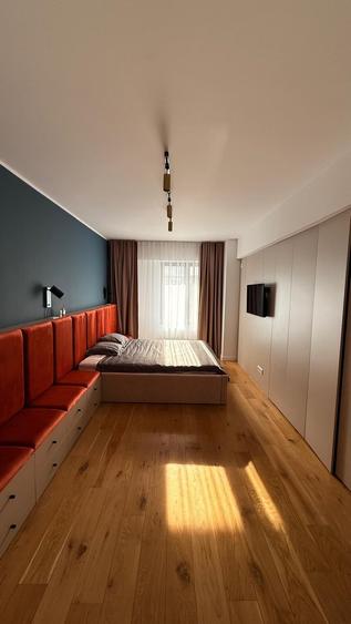 Apartament cu 3 camere semidecomandat, mobilat în Pipera