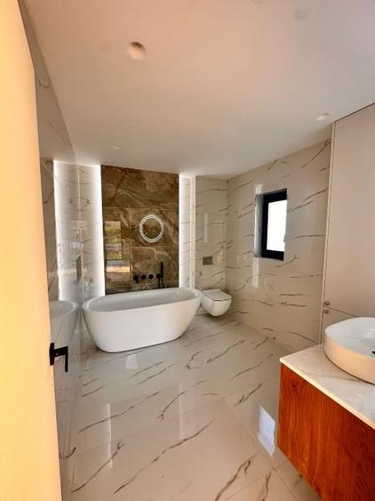 Casă individuală cu 4 camere cu Teren 580 Mp în Valea Adâncă