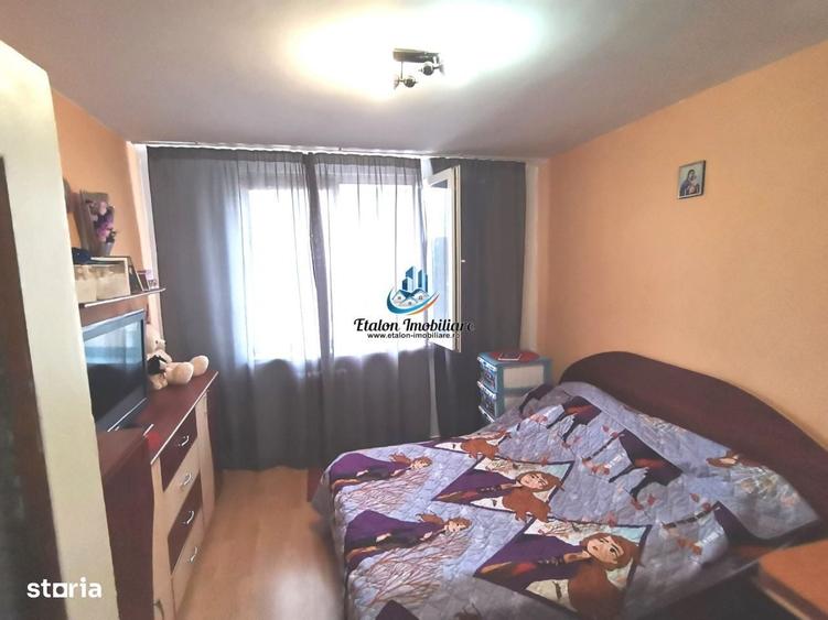 Apartament cu 3 camere decomandat în Calea Romanului
