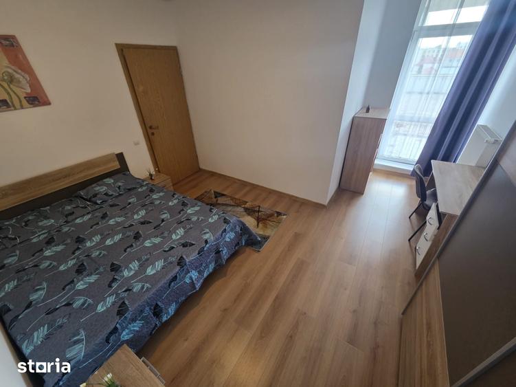 Apartament cu 4 camere semidecomandat în Central