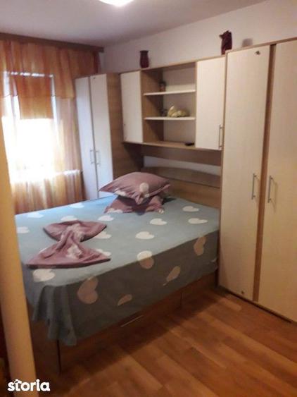 Apartament cu 3 camere semidecomandat, mobilat în Tomis Nord — fotografia 2