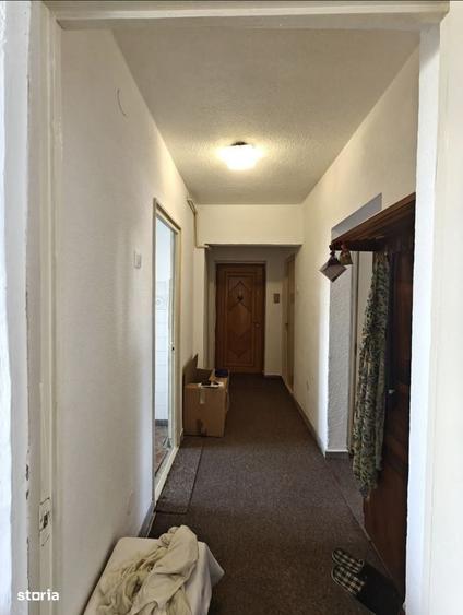 Apartament cu 3 camere decomandat în Trivale