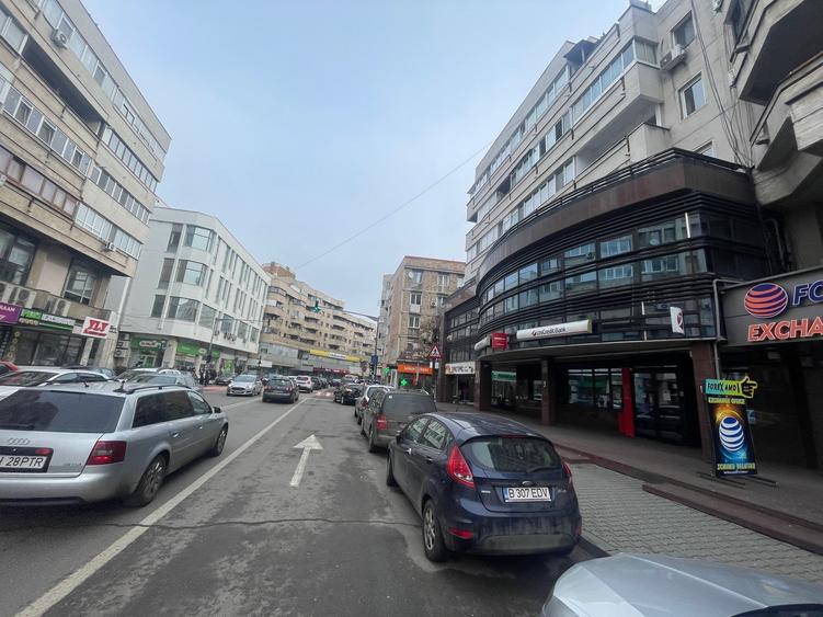 Spațiu comercial, de 470 mp, în Mihai Bravu