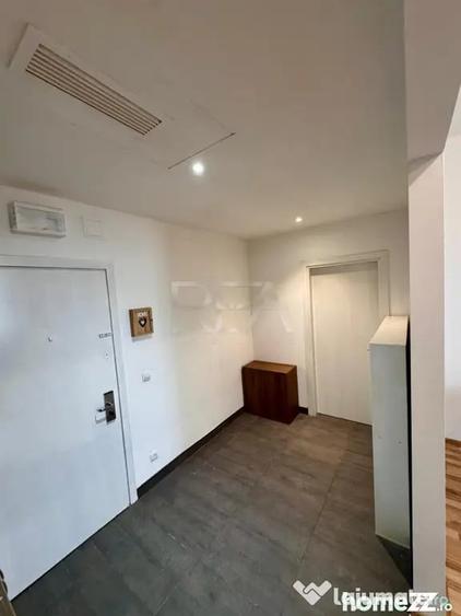 Apartament cu 3 camere semidecomandat în Vitan