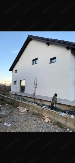 Casă cu 3 camere cu Teren 270 Mp în Central