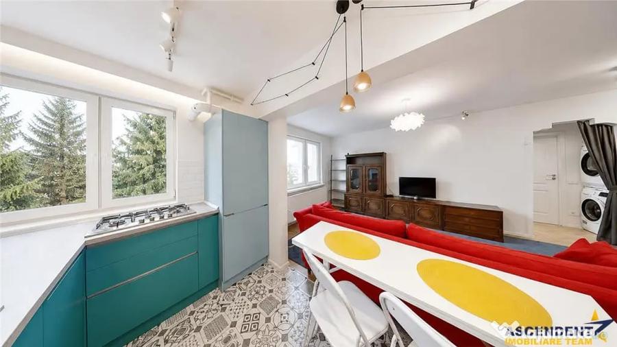Apartament cu 2 camere semidecomandat în Centrul Civic