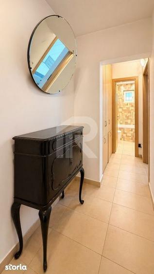 Apartament cu 3 camere, mobilat în Tei