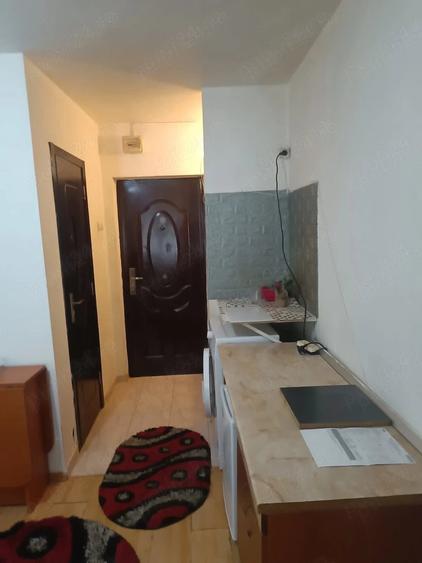 Garsonieră decomandată în Granit