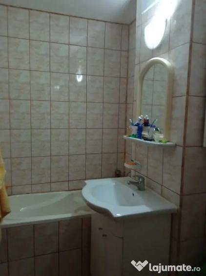 Apartament cu 2 camere decomandat în Micro 18