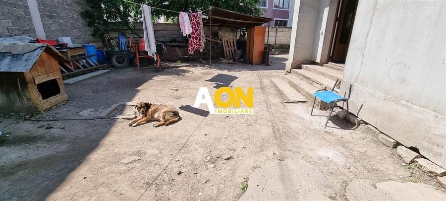 Casă individuală cu 3 camere cu Canalizare în Central